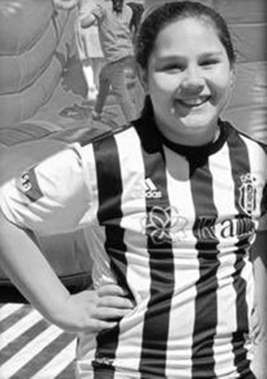 Okulda 'hızlı hamburger yeme' yarışması yapan öğrencilerinden biri yaşamını yitirdi! Ailesi sinir krizleri geçirdi 1